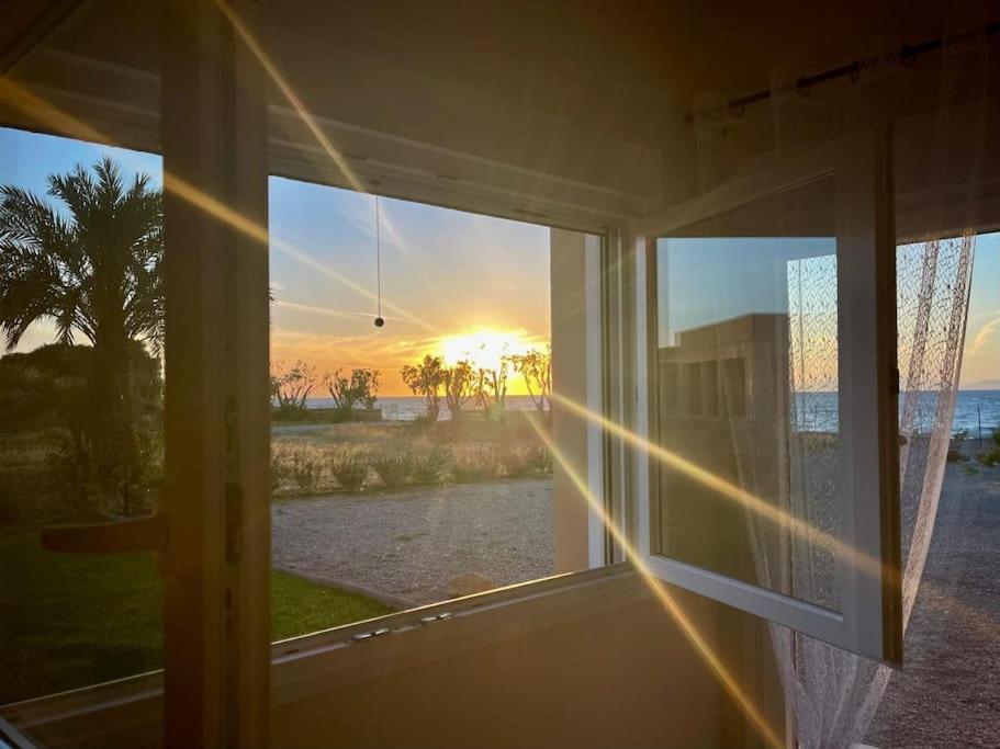Lambou Beach Sunset Soroni Exterior foto