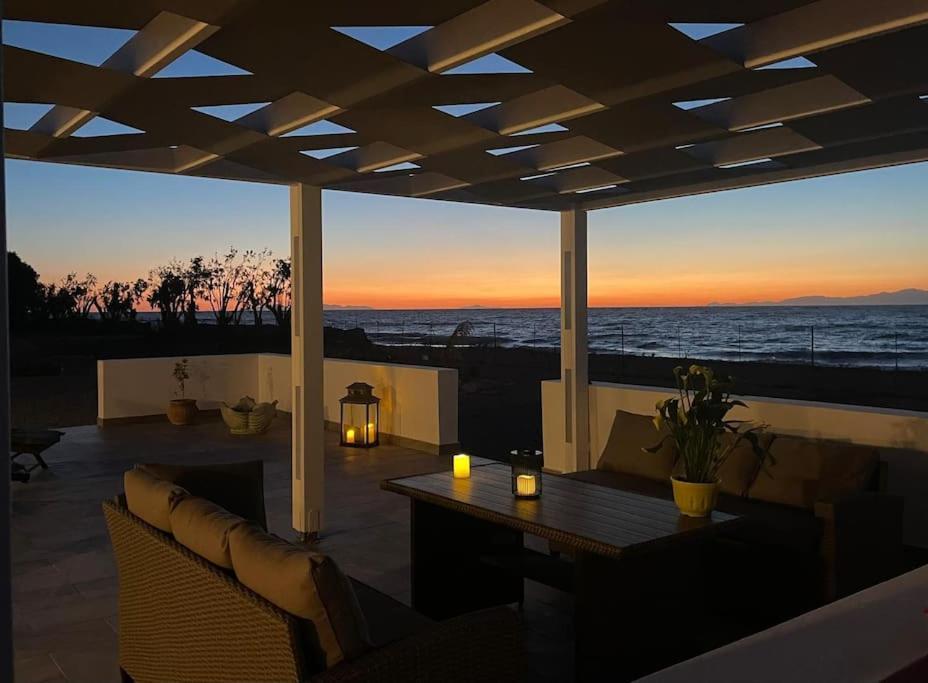 Lambou Beach Sunset Soroni Exterior foto