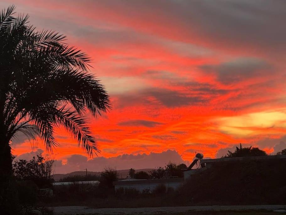 Lambou Beach Sunset Soroni Exterior foto
