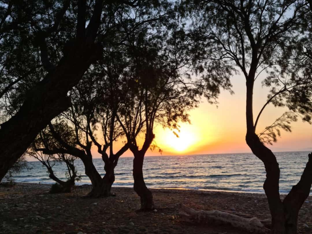 Lambou Beach Sunset Soroni Exterior foto